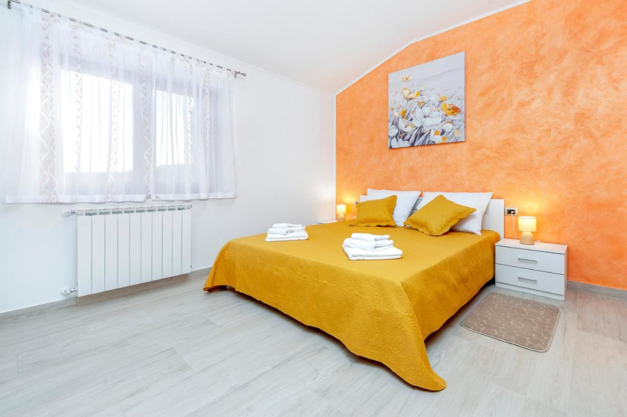 Comfort Apartments Karla Ровинь Экстерьер фото