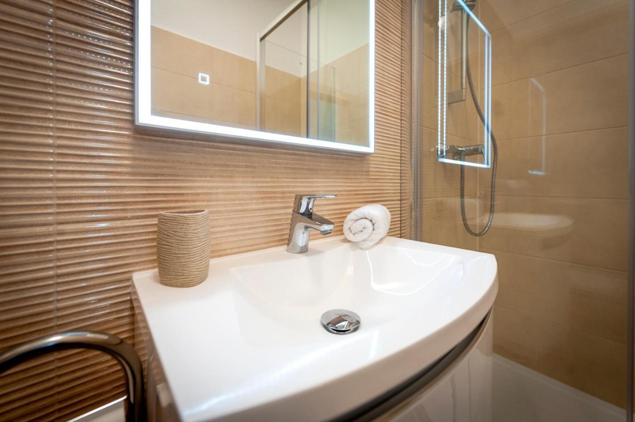 Comfort Apartments Karla Ровинь Экстерьер фото