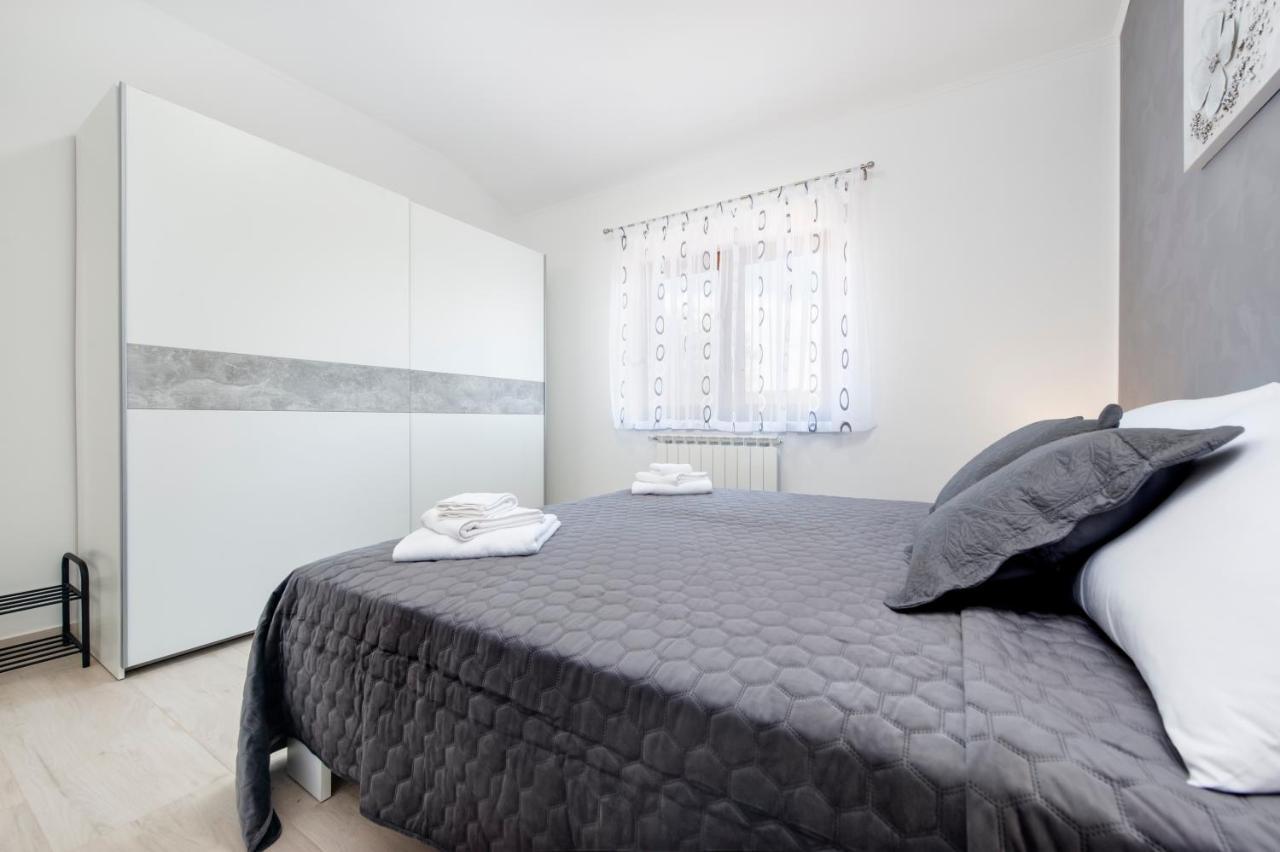 Comfort Apartments Karla Ровинь Экстерьер фото